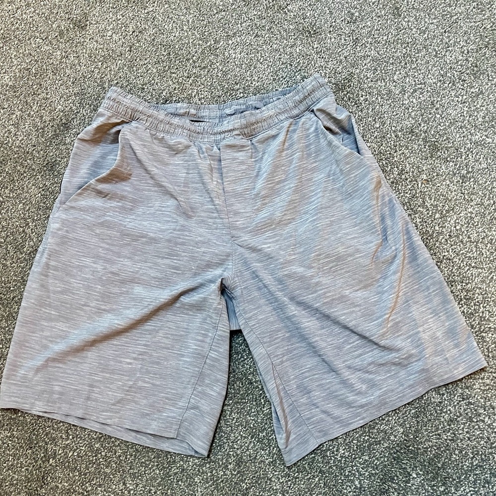 Lululemon Shorts Men's Medium Gray‎ Pace Breaker Out of Mind Liner Elastic 9"